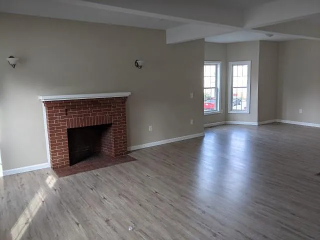 56 Oak St — Photo 6