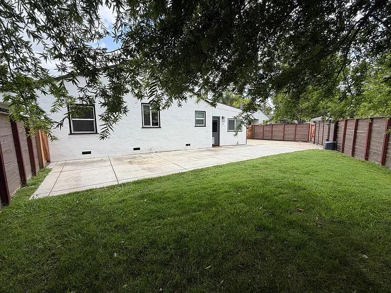 518 Fremont Way — Photo 25