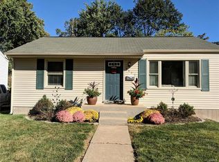 9821 Eastbrook Dr, Saint Louis, MO 63114
