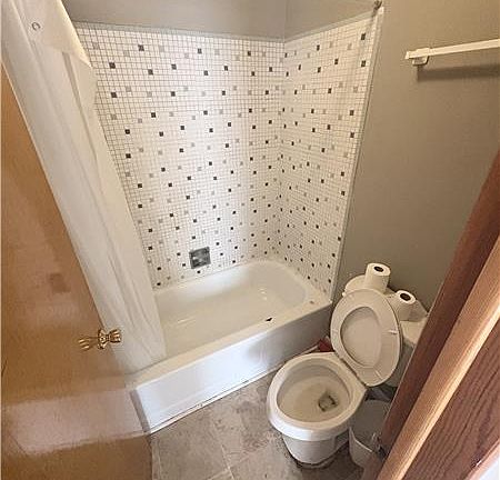 5th image of 416 Adams St APT 6