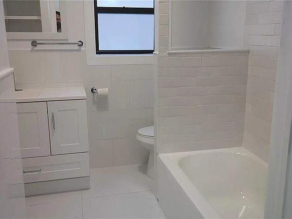 4th image of 3708 Oceanic Ave Floor 1