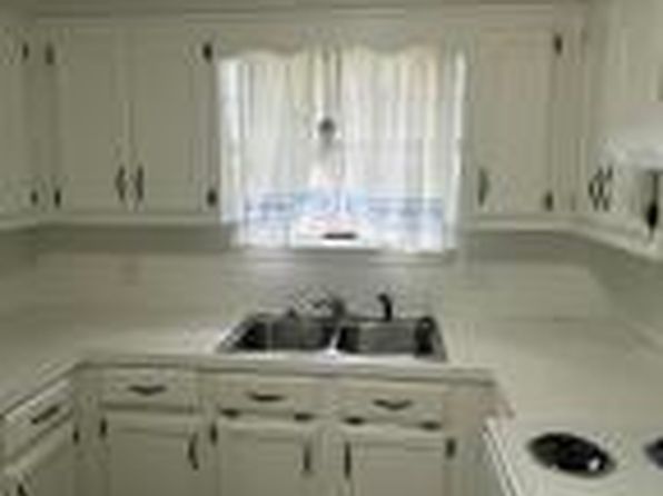 708 Shadow Dr, Russellville, AR 72802
