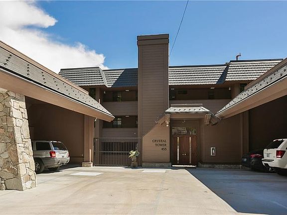 2nd image of 455 Lakeshore Blvd #1A