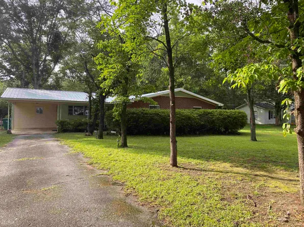 225 E Beech St, Cochran, GA 31014