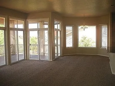 2576 Willow Glen Dr — Photo 3