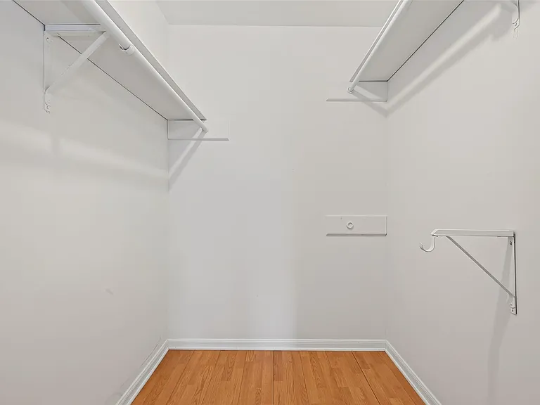 6715 Greenvale Ln — Photo 29