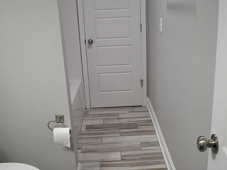 11 Burke Ave — Photo 37