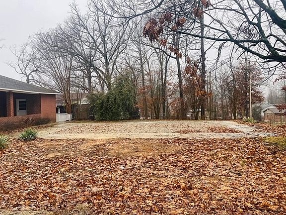 3rd image of 1801 Sunset Dr