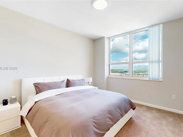 19501 W Country Club Dr #Penthouse 10 — Photo 6