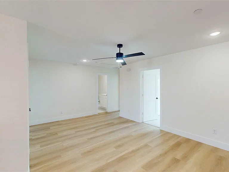 4416 Fatima Dr — Photo 20