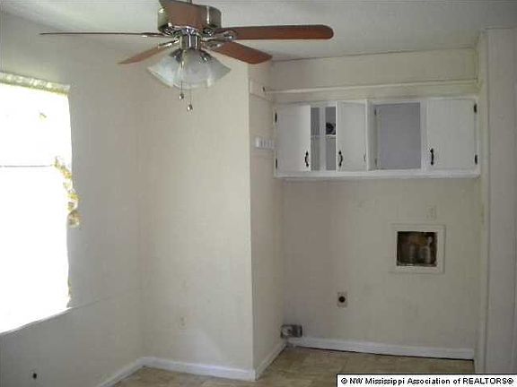 4th image of 8096 Elmbrook Dr