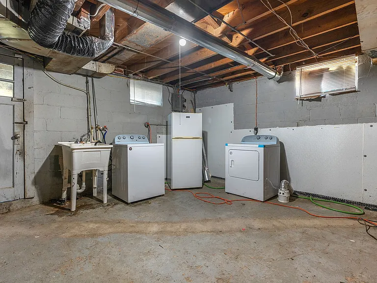 3912 Mortimer Ave — Photo 27