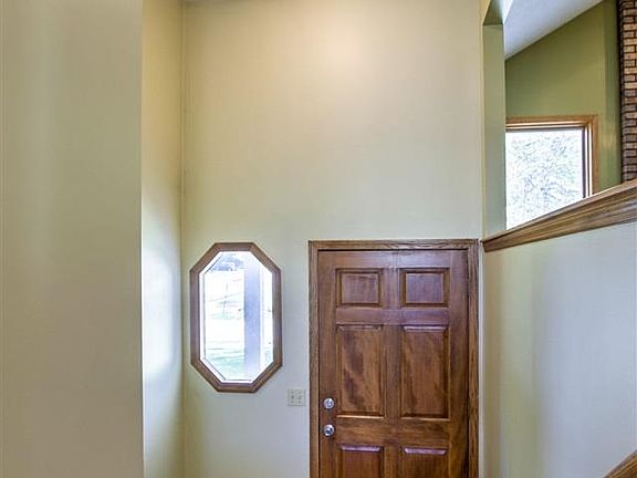 2nd image of 15435 Stoney Brook Blvd