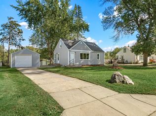 7943 Greenfield Ave, Mounds View, MN 55112