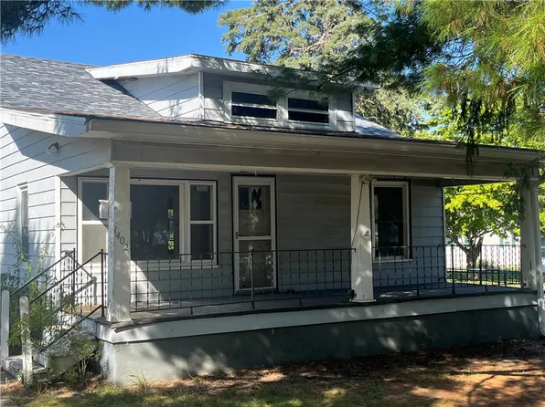 1402 14th St, Charleston, IL 61920