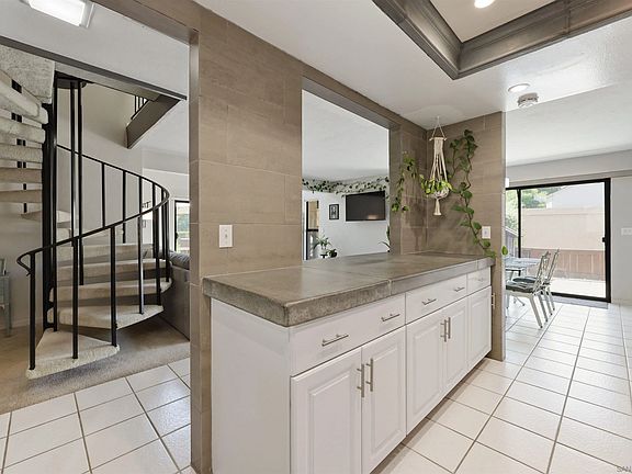 5th image of 23621 Country Villa Rd