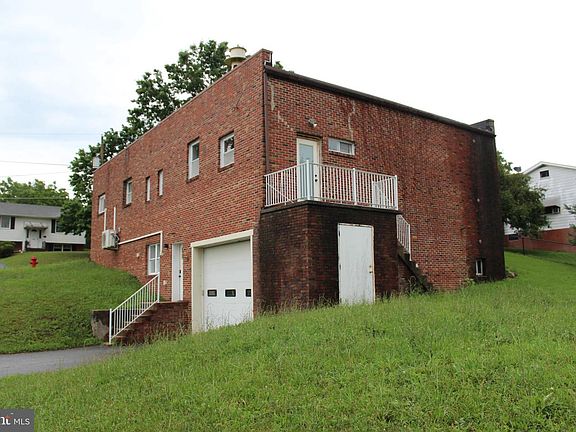 5th image of 809 5th St