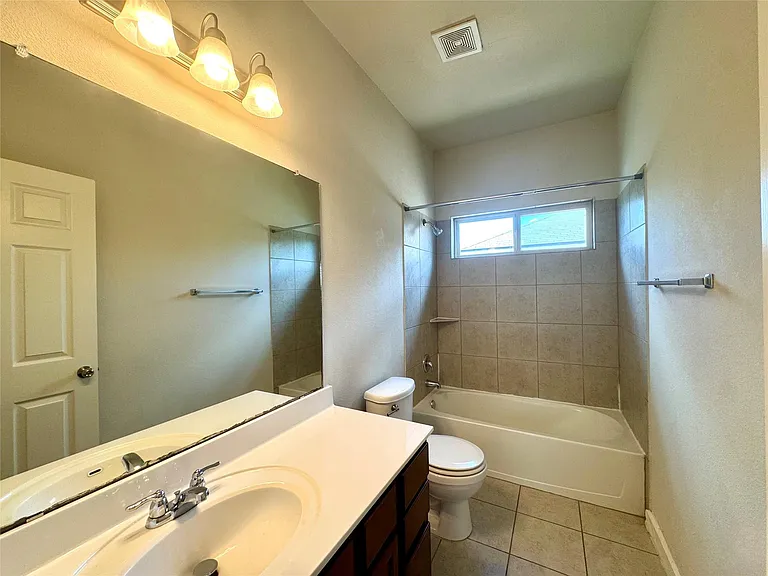 4016 Kenter Xing — Photo 11