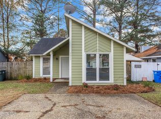 7017 Candlewood Dr, Fayetteville, NC 28314