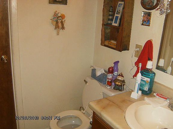 5th image of 905 Todd Ln
