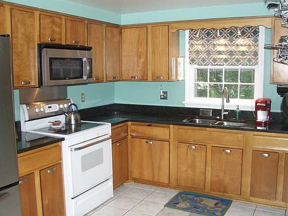 2nd image of 4 Park Bluff Way
