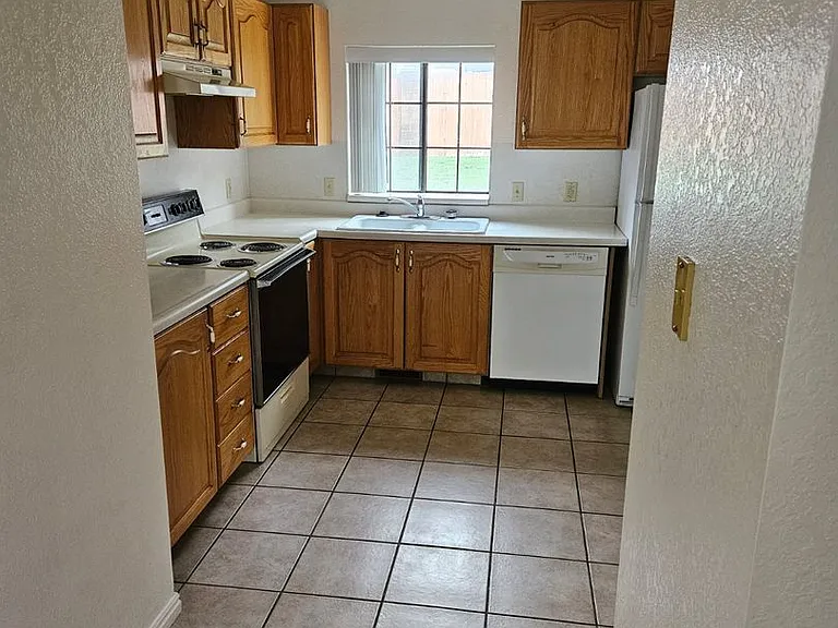 833 W 800 N — Photo 2