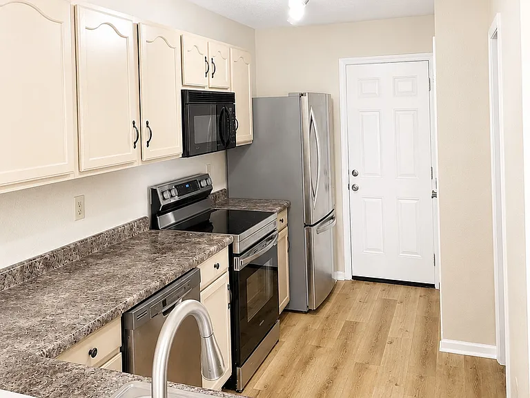 12754 Crescent Dr — Photo 19