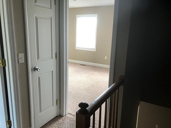4th image of 240 Saint George St APT 2