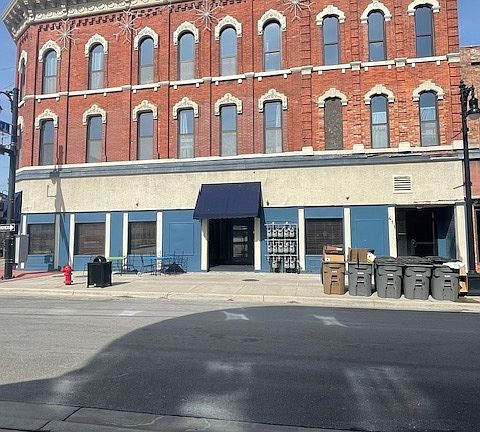 4th image of 208 Huron Ave #17457155