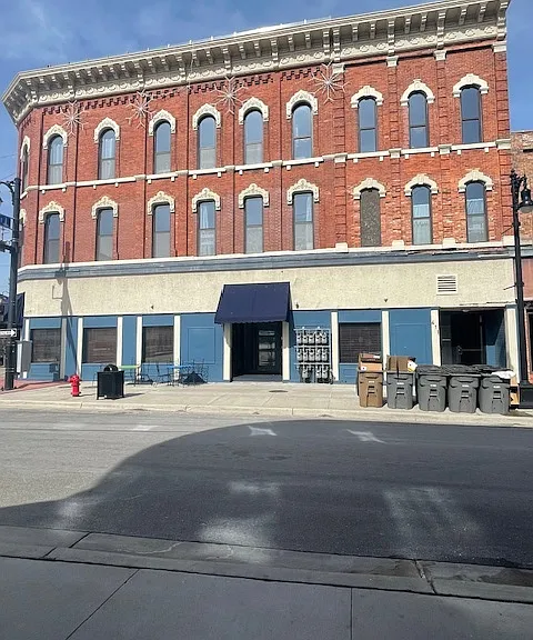 208 Huron Ave — Photo 4