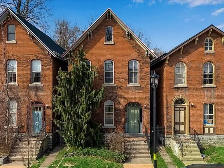 153 Allen St — Photo 1