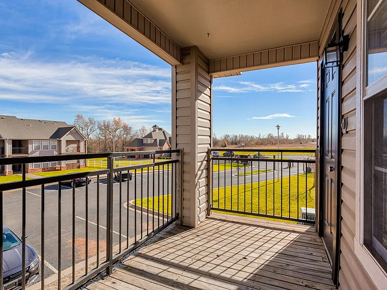 Autumn Brooke Apartments — Photo 30