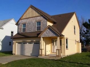 3806 12th St, Tillamook, OR 97141