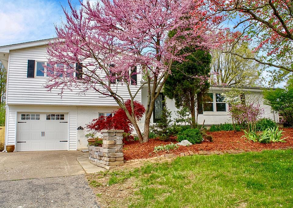1st image of 1831 Foors Ln