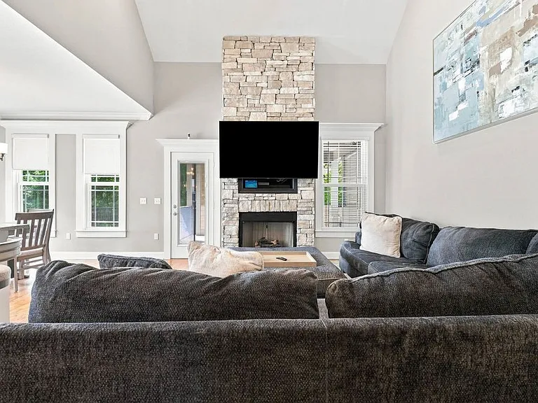 9202 White Ash Dr — Photo 11