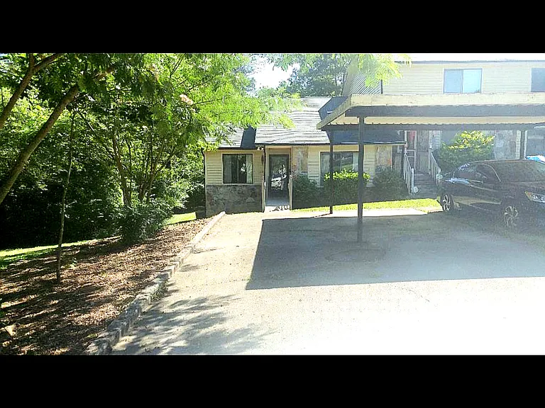 232 Hendrix Dr #232 — Photo 2