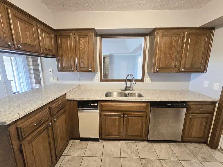 4009 Cherry Hill Ln — Photo 7