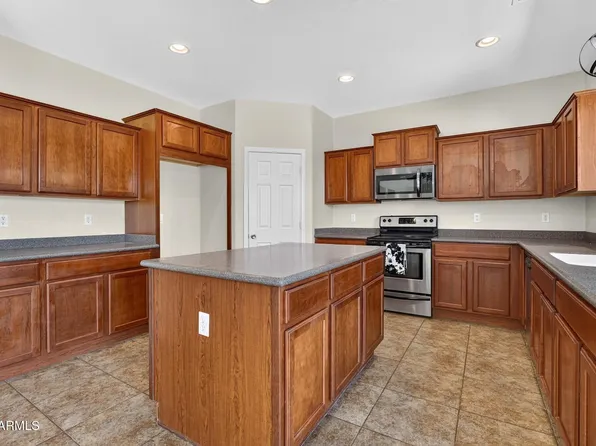 837 E VOLK Lane, San Tan Valley, AZ 85140