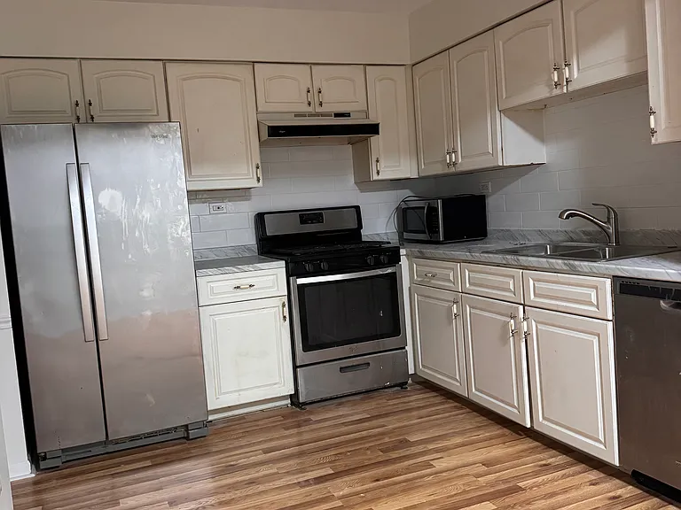 1100 E Randville Dr #104 — Photo 3