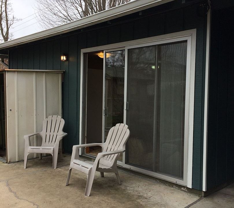 1st image of 135 1/2 W Nevada St