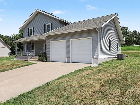 3rd image of 14921 Pine View Dr