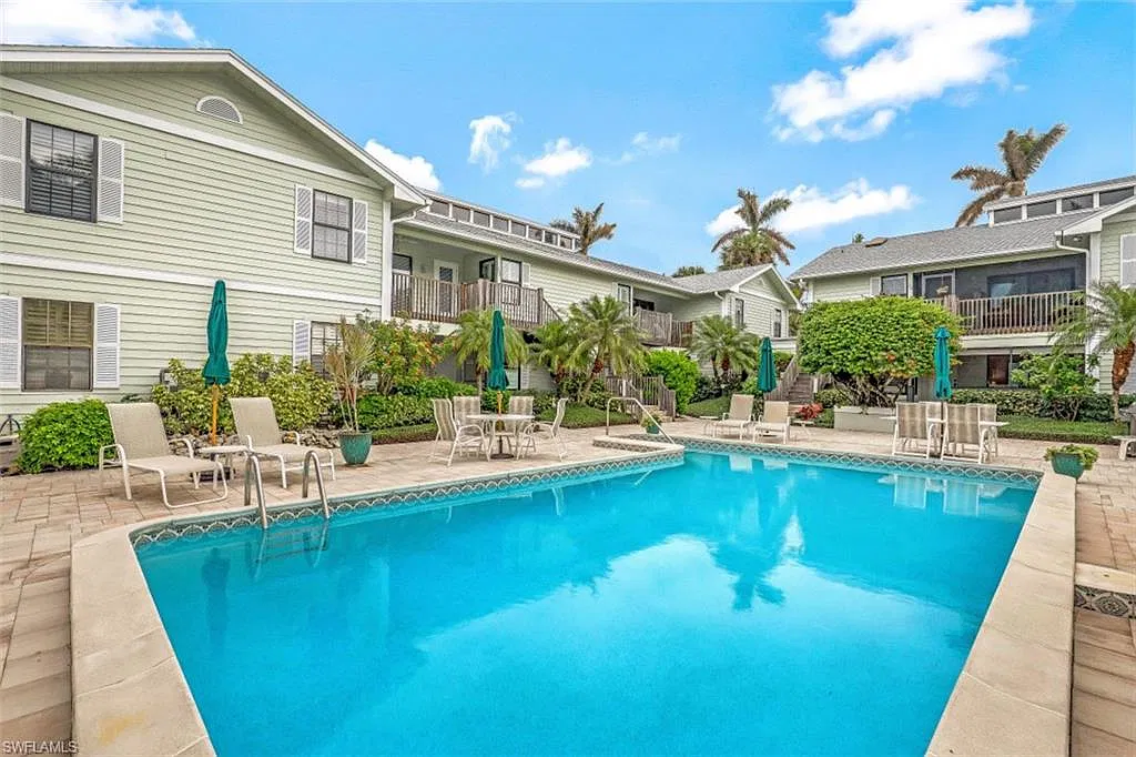 2 bed, 2.0 bath, 1529 sqft, $7,500 — Photo 1
