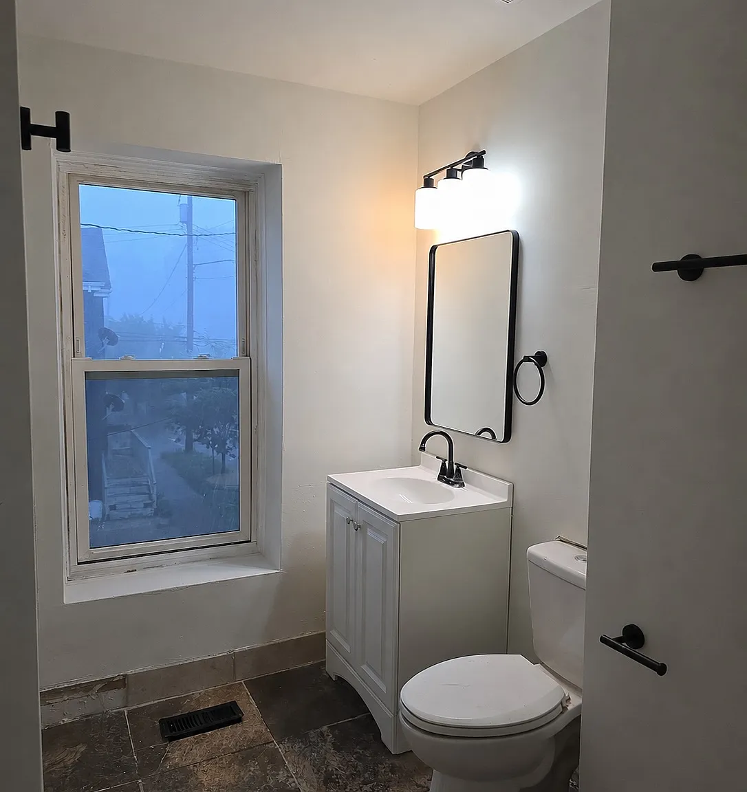 10 bed, 4000 sqft, $800 — Photo 2