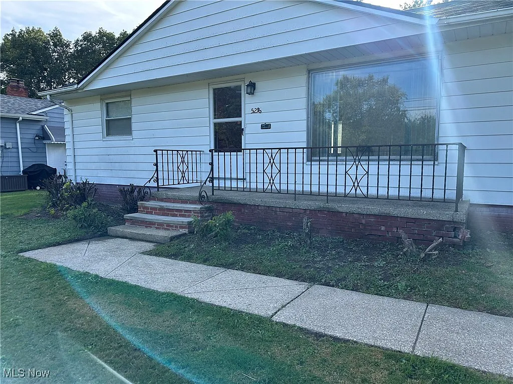 5296 Fairtree Rd photo 1