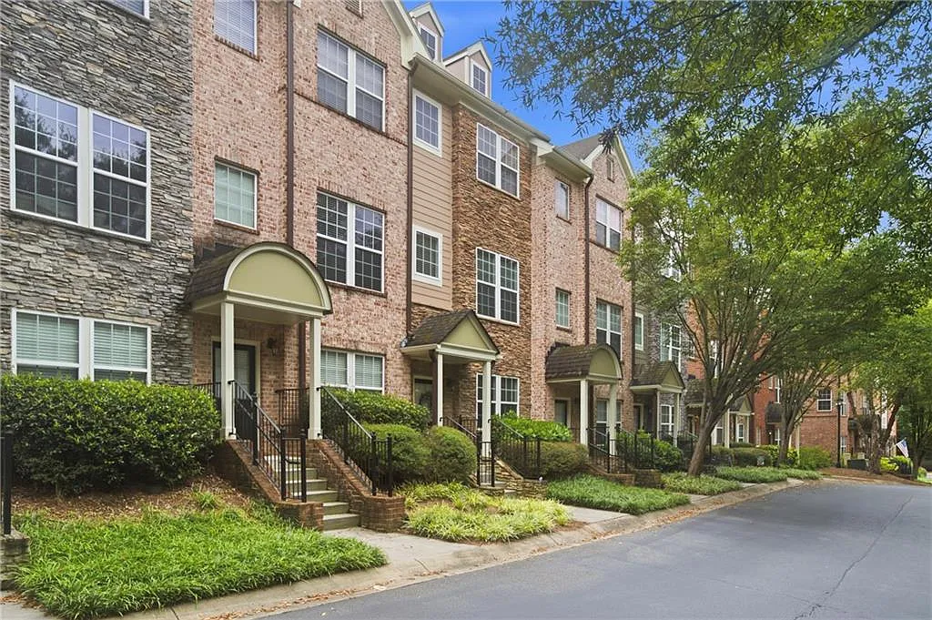 1 bed, 1.5 bath, 1237 sqft, $2,695 — Photo 2