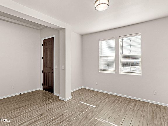 5th image of 392 Nailseas Pl