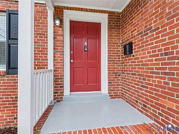 4th image of 3424 Danbury Rd