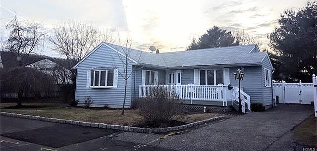 2nd image of 31 Knox St