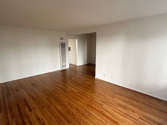 3rd image of 1125 Cardiff Ave APT 3