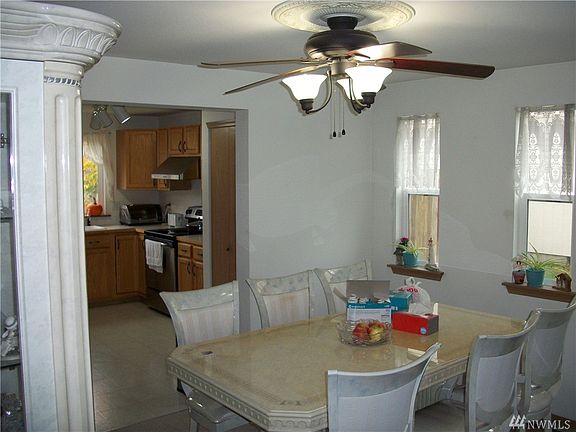 5th image of 1128 Milbanke Dr SE